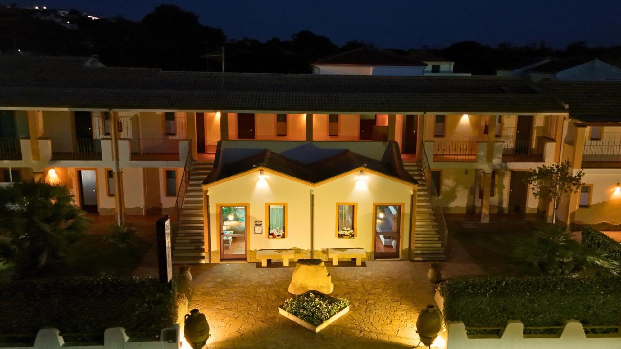 Hotel Le Sabbie Calasetta Exterior foto